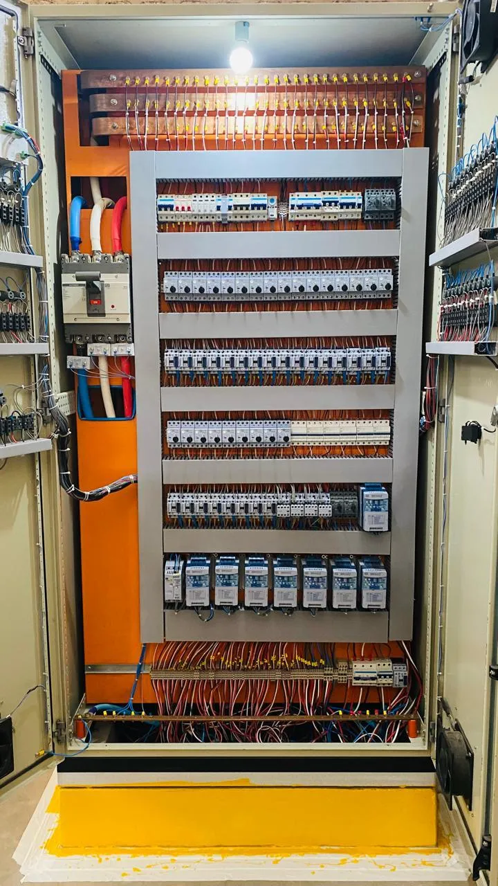 Painel de baixa tensão montado pela A2